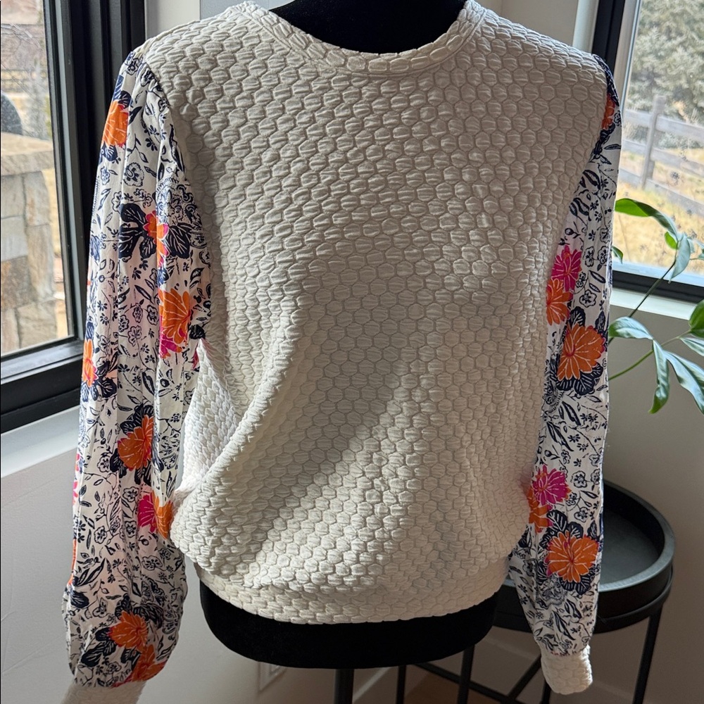 Floral Sleeve Textured Blouse